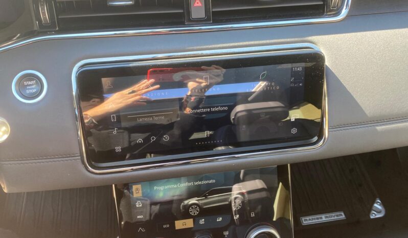 
 Land Rover Evoque 2.0D MHEV R-DYNAMIQUE SE AWD204 CV full									