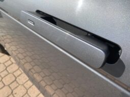 
 Land Rover Evoque 2.0D MHEV R-DYNAMIQUE SE AWD204 CV full									