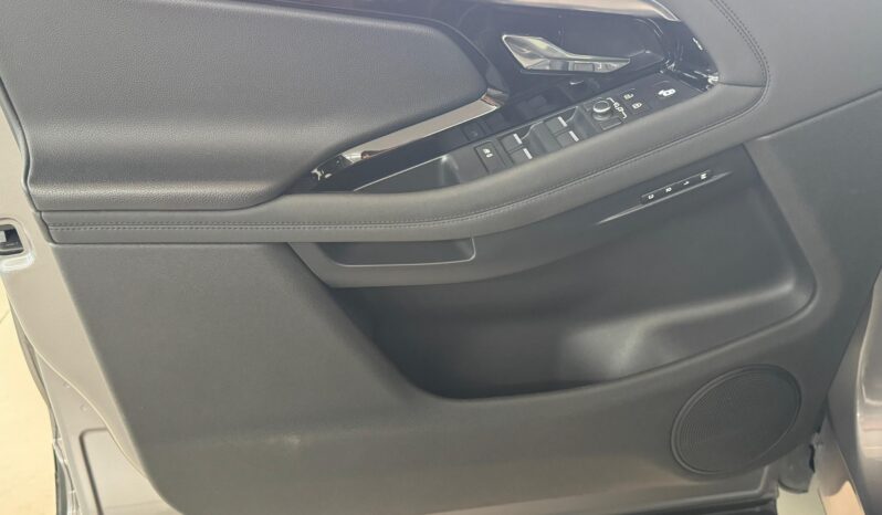 
 Land Rover Evoque 2.0D MHEV R-DYNAMIQUE SE AWD204 CV full									