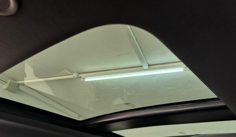 
 Land Rover Evoque 2.0D MHEV R-DYNAMIQUE SE AWD204 CV full									