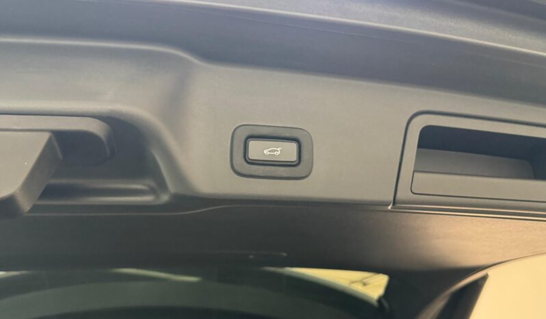 
 Land Rover Evoque 2.0D MHEV R-DYNAMIQUE SE AWD204 CV full									