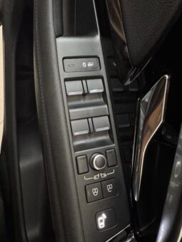 
 Land Rover Evoque 2.0D MHEV R-DYNAMIQUE SE AWD204 CV full									