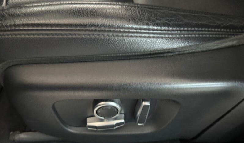 
 Land Rover Evoque 2.0D MHEV R-DYNAMIQUE SE AWD204 CV full									