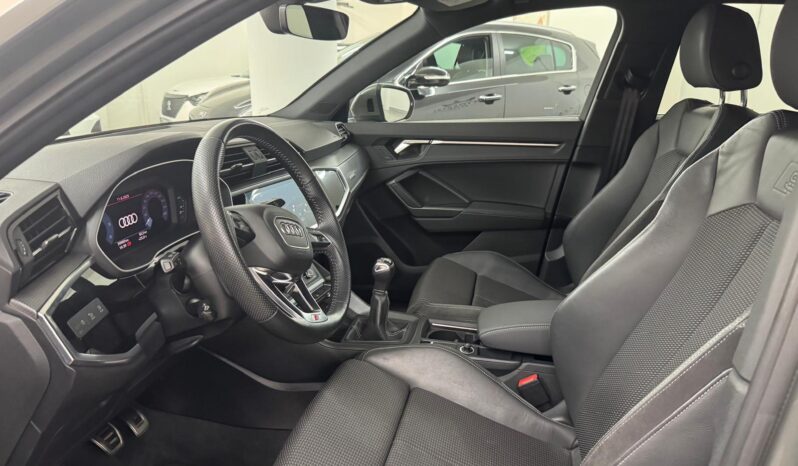 
 Audi Q3 35 2.0 TDI S line edition quattro full									
