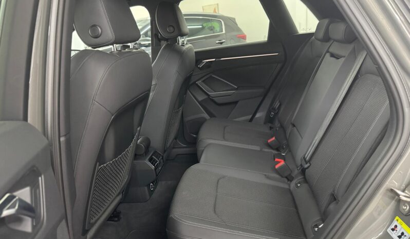 
 Audi Q3 35 2.0 TDI S line edition quattro full									