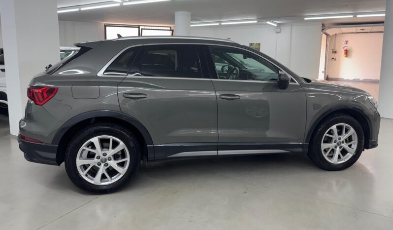 
 Audi Q3 35 2.0 TDI S line edition quattro full									