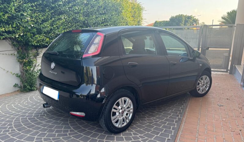 
 Fiat Punto Punto III 2012 5p 1.3 mjt II 16v Lounge 75cv E5+ full									