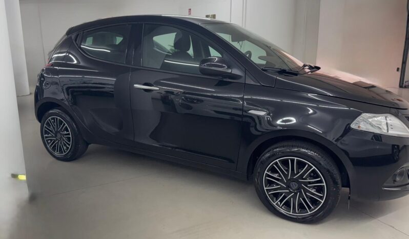 
 Lancia Ypsilon 1.0 FireFly S&S Hybrid Oro full									