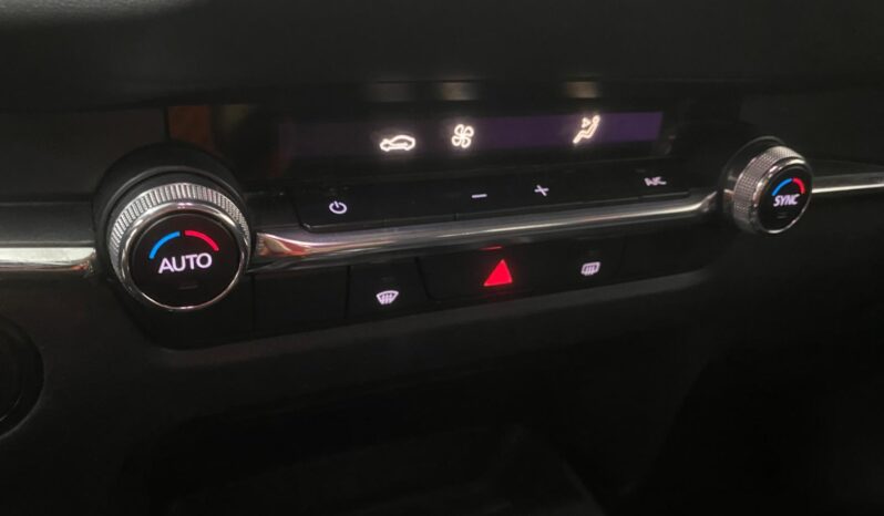 
 Mazda CX-30 2.0L E-Skyactive Hybrid Executive full									