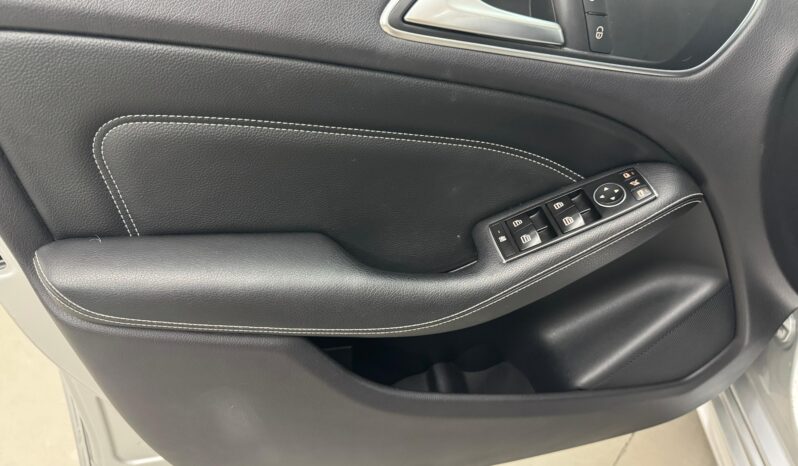 
 Mercedes-benz B 200 Premium full									