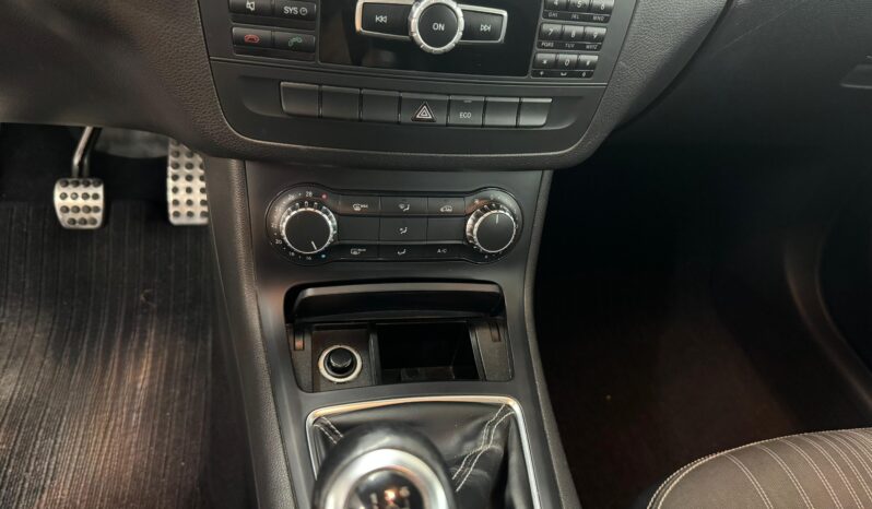 
 Mercedes-benz B 200 Premium full									
