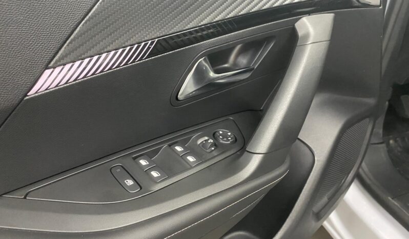 
 Peugeot 2008 PureTech 100 S&S Allure full									