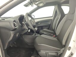 
 Toyota Aygo X 1.0 VVT-i 72 CV 5 porte Active S-CVT full									