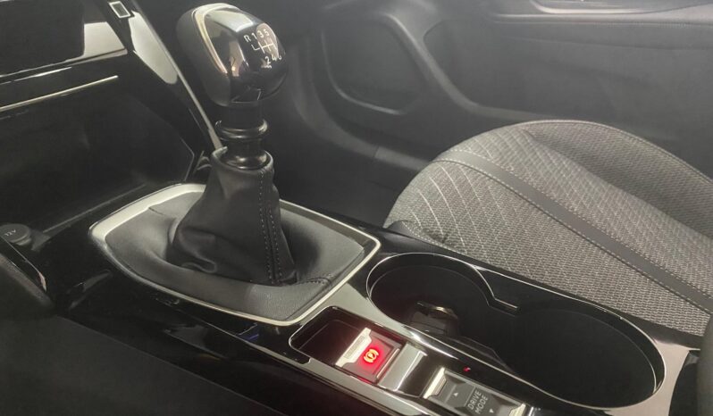 
 Peugeot 2008 PureTech 100 S&S Allure full									